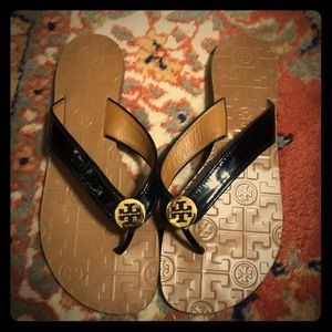Tory Burch Leather thong sandal size 6M